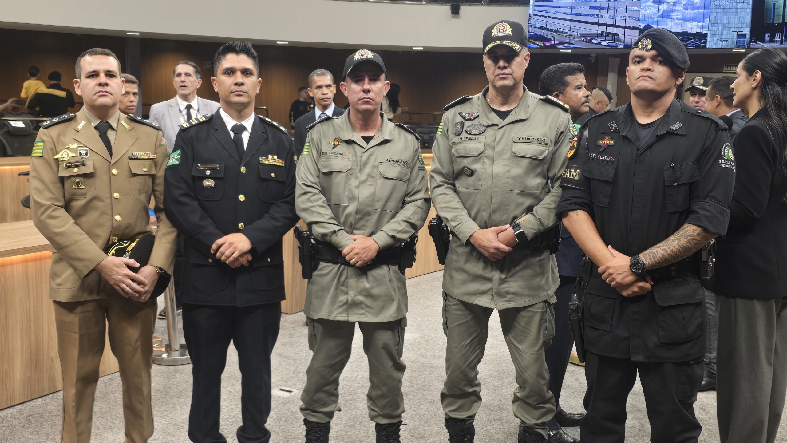 No dia 04 de junho de 2025, o presidente do Clube de Tiro Leder Pinheiro foi homenageado pela ROTAM durante sessão solene na Assembleia Legislativa de Goiás. A cerimônia celebrou os 44 anos da tropa de elite da PMGO e condecorou 80 policiais com a Medalha Pedro Ludovico Teixeira. Leder Pinheiro, também integrante da Guarda Civil Metropolitana, foi convidado a compor a mesa e recebeu uma placa de reconhecimento do Tenente-Coronel Cortez. A homenagem reforça seu vínculo com as forças de segurança pública e sua contribuição institucional no estado.